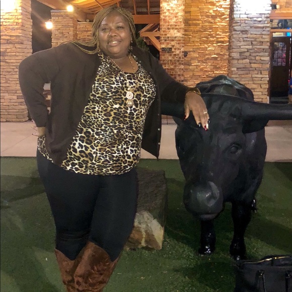 Meet your Posher, Kumaria - Picture 1 of 1